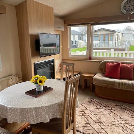Cosy 3 Bedroom Caravan, South Cerney Exteriér fotografie
